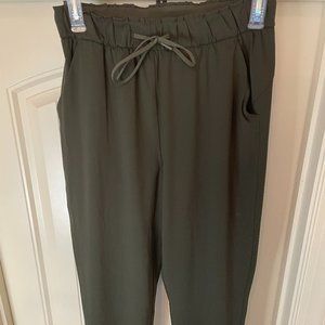 Lululemon Green Jogger Size 8